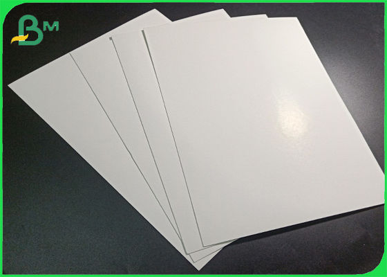 El PE lateral de la categoría alimenticia una cubrió el papel de Kraft blanco para la fiambrera