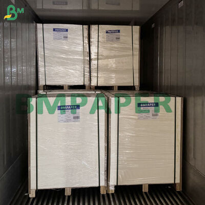 Papel de pulpa absorbente sin recubrimiento para montacargas limpio de color blanco crema